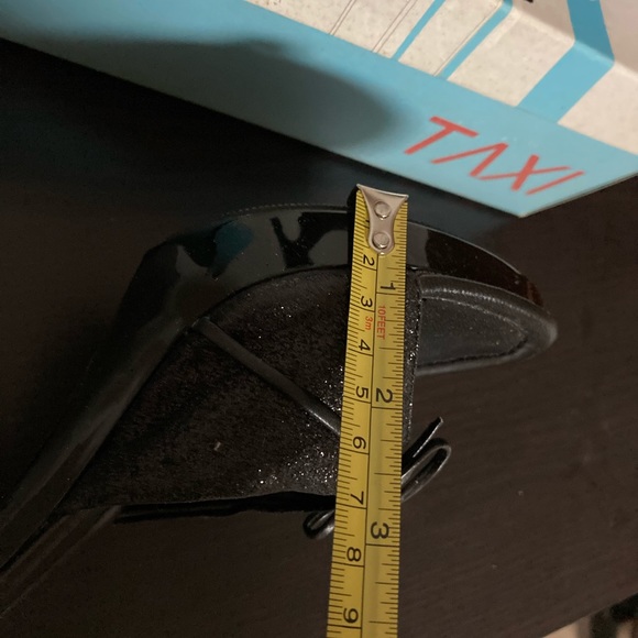 NWB Taxi Black Slip On Stilettos - Size 6 - Picture 4 of 6